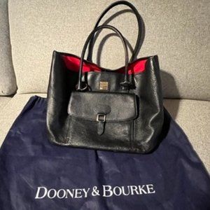 Dooney & Bourke - Large black leather tote bag